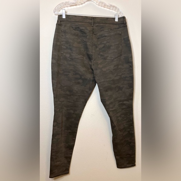 NWOT Pistola Revolve Camo Cargo Skinny Jeans - Picture 3 of 3